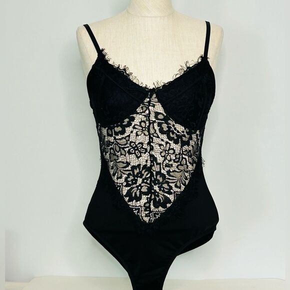A’GACI Black Lace Cupped Bodysuit size Small - Picture 3 of 9